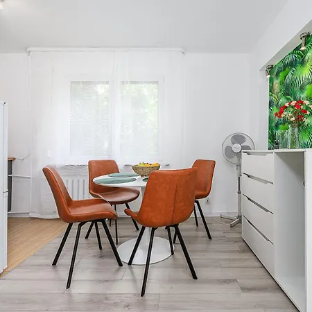 Shortstaypoland Anielewicza B130 * وارسو