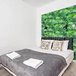 Shortstaypoland Anielewicza B130 * Varsóvia
